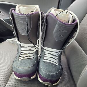 Thirty Two 32 W’s Exus Snowboard Boot Gray Purple Womens Size 8.5 US
